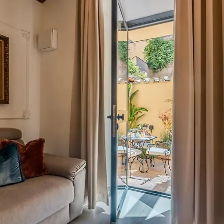 Colosseum 1 Min Design With Private Courtyard Roma