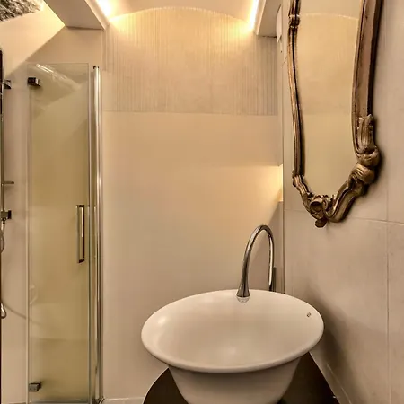 Colosseum 1 Min Design With Private Courtyard Apartamento Roma