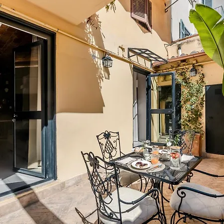 Colosseum 1 Min Design With Private Courtyard Apartment *