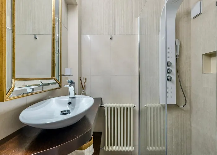 Colosseum 1 Min Design With Private Courtyard Apartment *