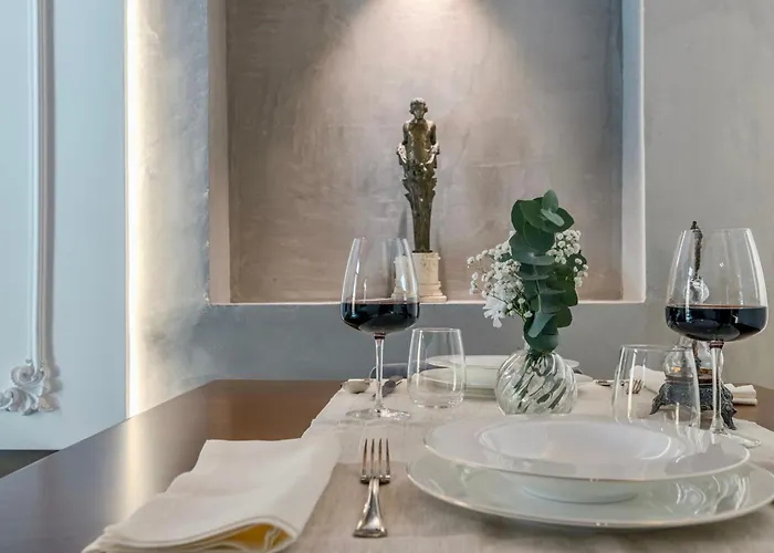 Colosseum 1 Min Design With Private Courtyard Apartment *