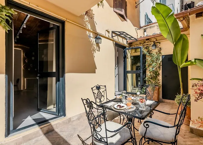 Colosseum 1 Min Design With Private Courtyard Apartment *